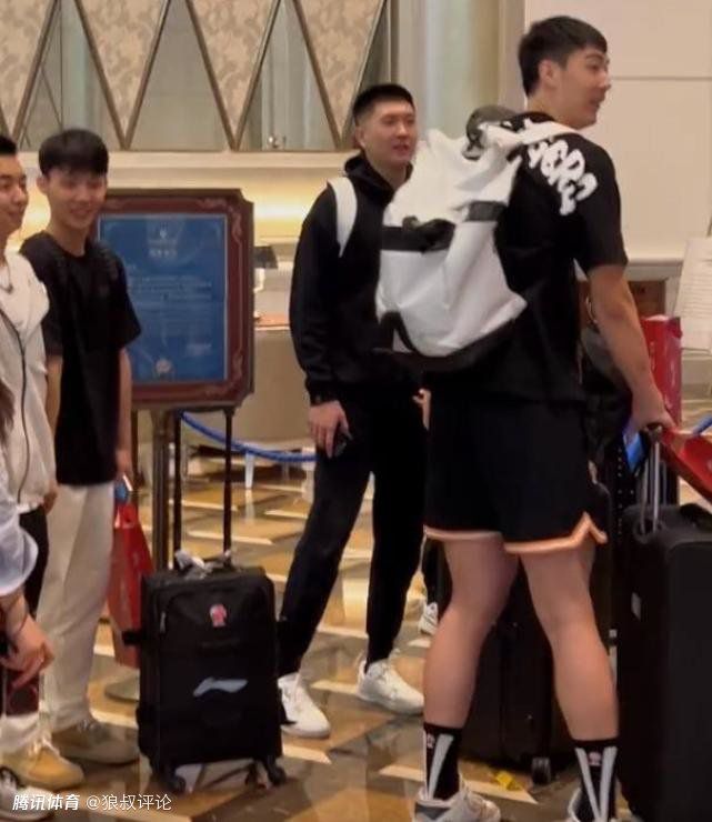 作者：崔子恩第一次听说郑大圣这个名字，我吃一惊它是孙大圣的翻版，有着反抗天庭惟我独尊的豪迈味道。
